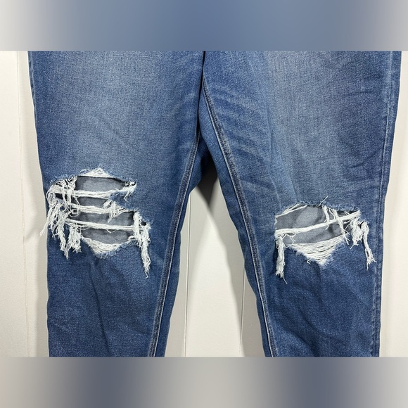 American Eagle Jeans Women's Size 18 Reg Blue Denim Curvy Mom Stretch Distressed - Picture 3 of 14